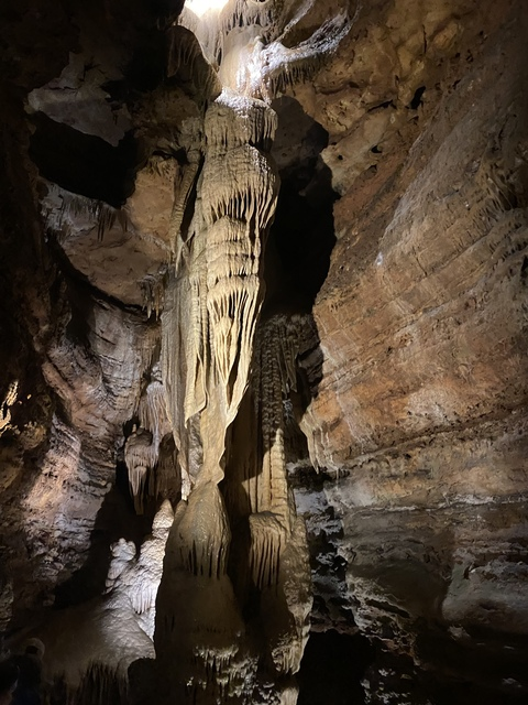 Easton @eastoncope cover picture