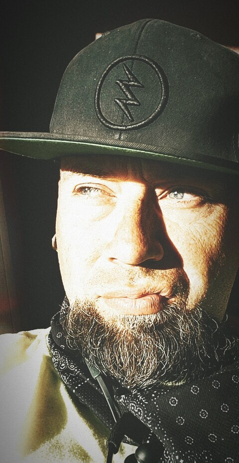 Tony209 @electric209 cover picture