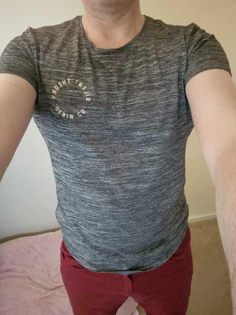 Eli @elinari cover picture