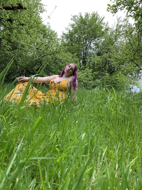 Elisa @elisa1999 cover picture