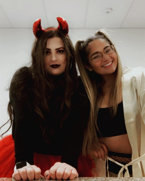 Eva and Sofia @evaandsofia cover picture