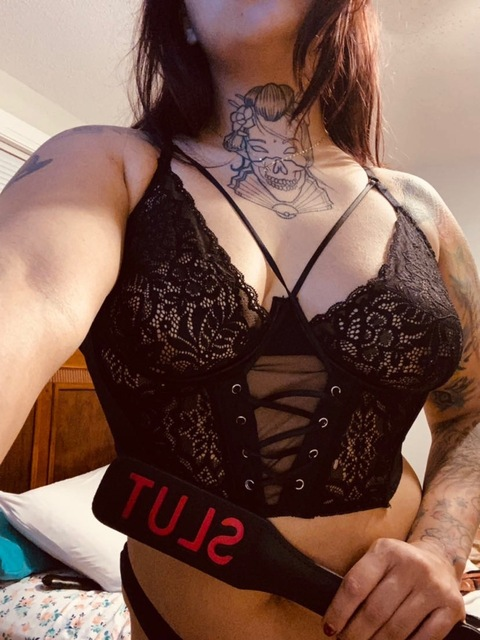 Lola @foodiebootylola cover picture