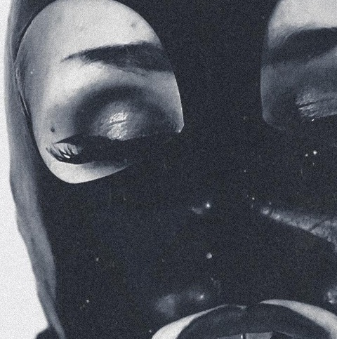 Venus Doom FREE @fullmetalvenus cover picture