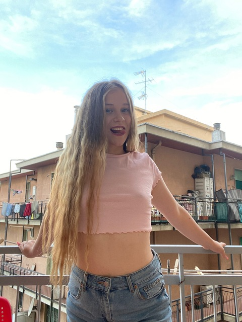 Georgia💦🥥 @georgia2003 cover picture