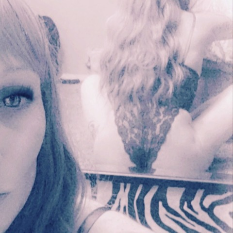 Ginger @gingerfire420 cover picture