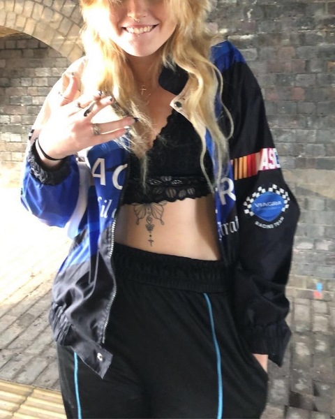 hayley @hayley_x cover picture