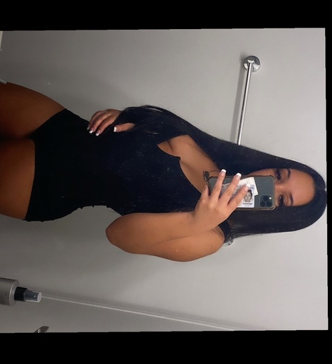 hayli @hayliii cover picture