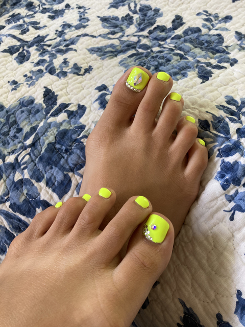 Ley @heyley cover picture