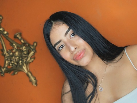 Isis @iamyi01 cover picture