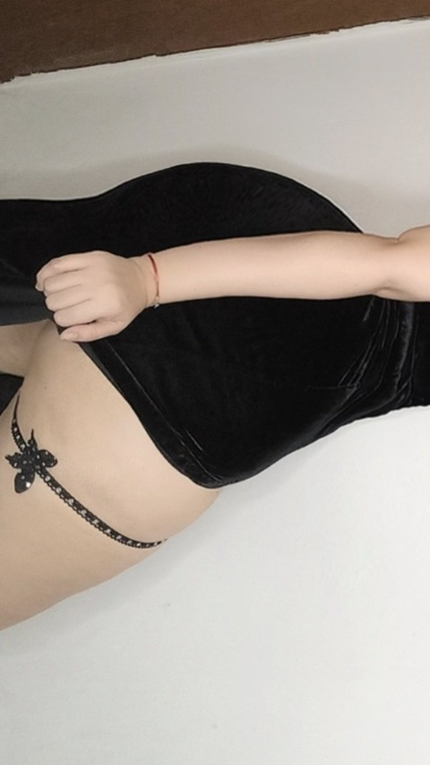 Iliana Robledo @iliana_robledo cover picture