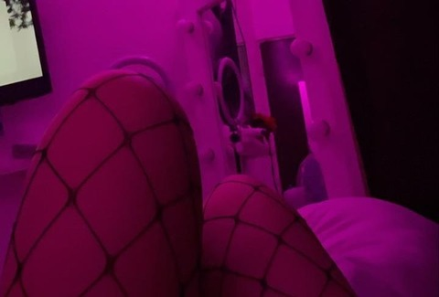 Naye Fernandez @im.nayeeee cover picture