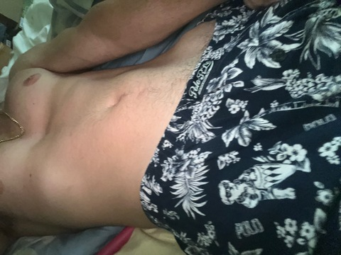 G @itsyaboiichris cover picture