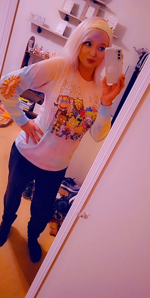 Izze Rose @izzerose cover picture