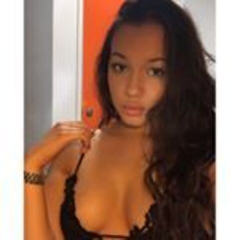 Izzy @izzyinthemix cover picture