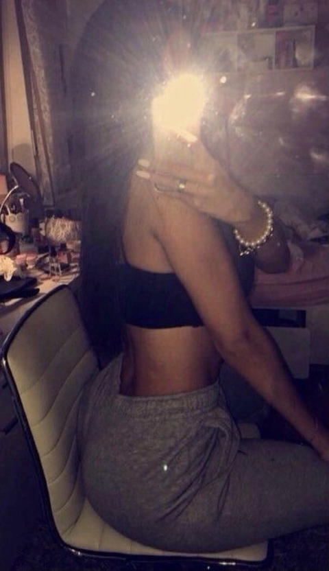 Jade Reynolds @jadereynolds cover picture