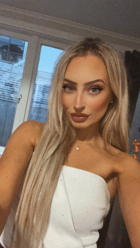 Jessica Ivy @jessie_ivy cover picture