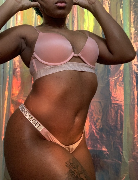 歌姫 由希子 (Utahime Yukiko) @jigokutayuu cover picture