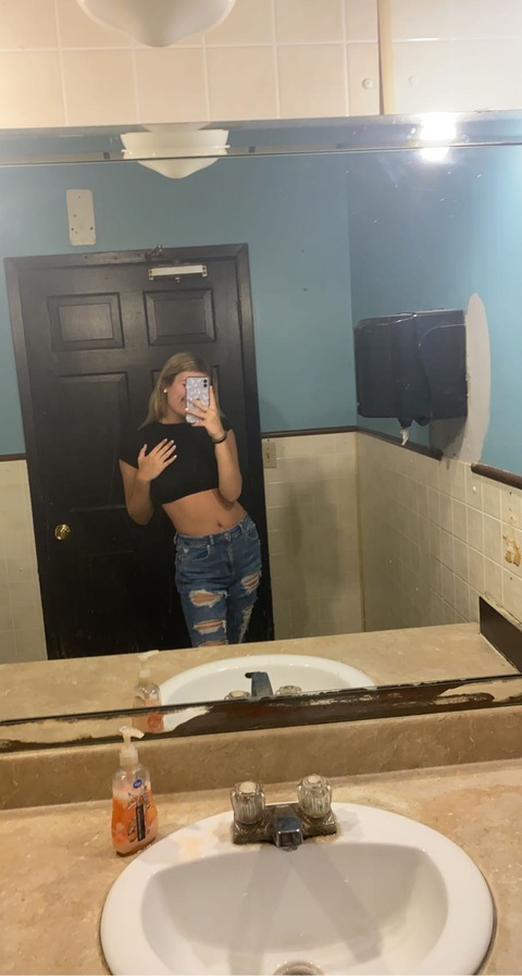 Jill @jillianf11 cover picture