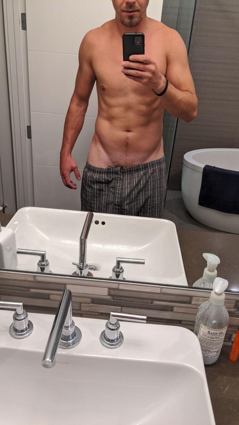 Jorge @jorgeshuge cover picture