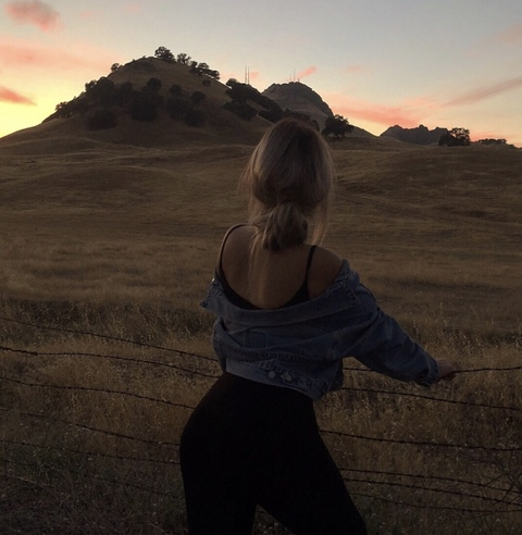 julia @julia420 cover picture