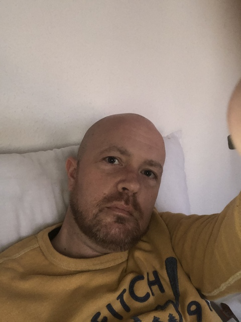 Julie @juliejinkzz cover picture