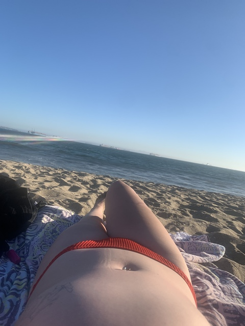 Mel<3 @justmelthings cover picture