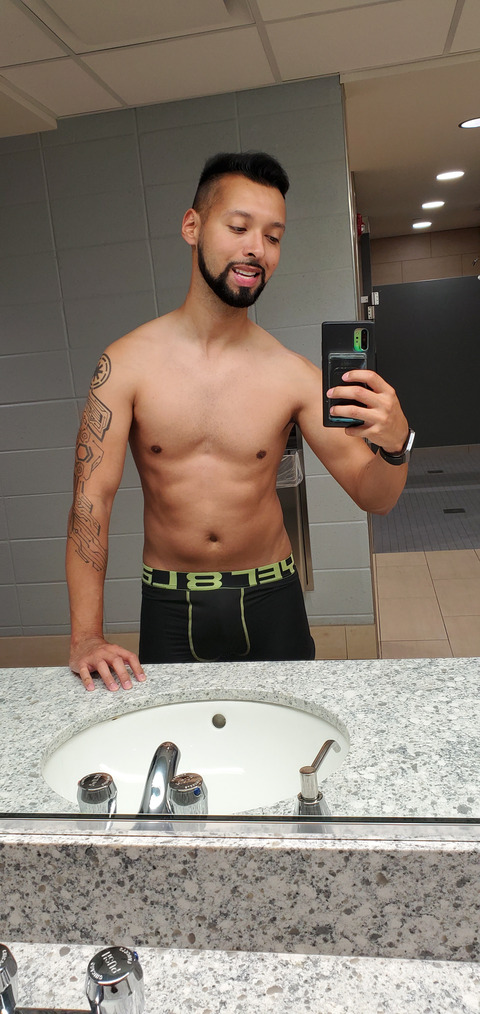 KallmeCris @kallmecris cover picture