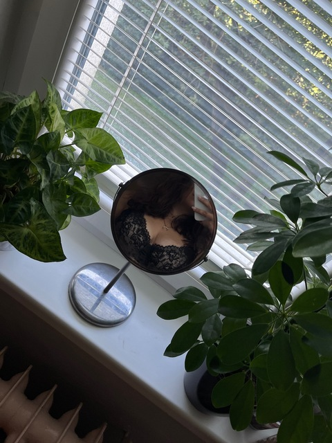 Karin @karincat cover picture