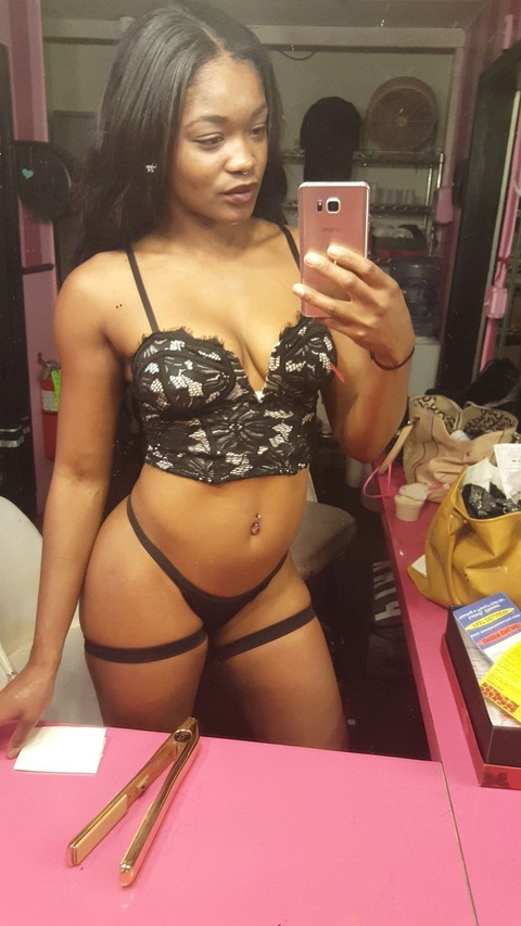 Karisma @karisma cover picture