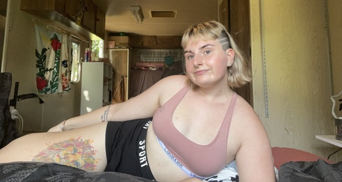 Katie @katiefu21 cover picture