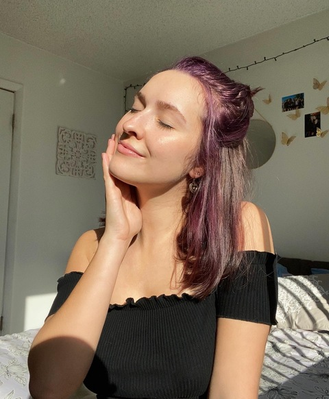 Kenna @kenna_stretches cover picture