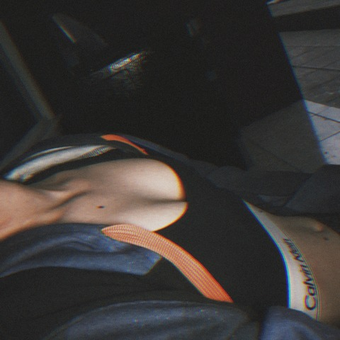 Kiwi @kiwinichan cover picture