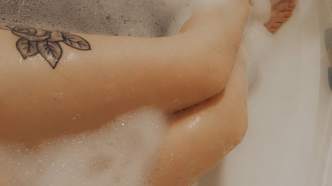 Kris @kris10baby cover picture