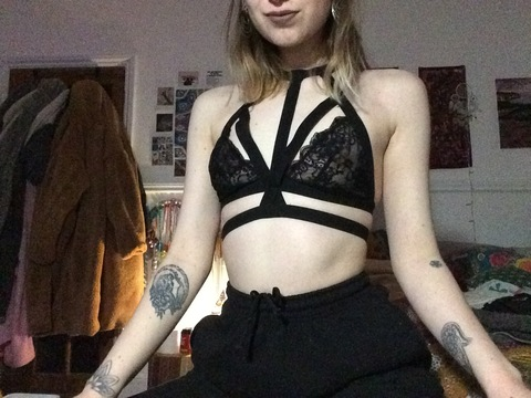 Violet @kvioletg cover picture