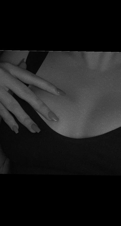 Claire @l0uise8 cover picture