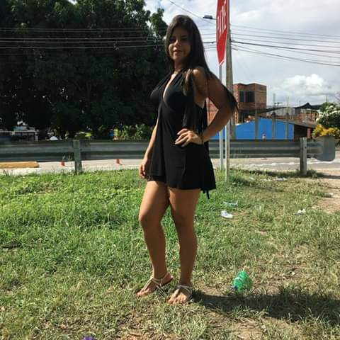 Karla Rojas @lakarla cover picture