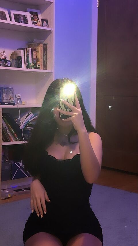 alisssss @latinaa.a cover picture