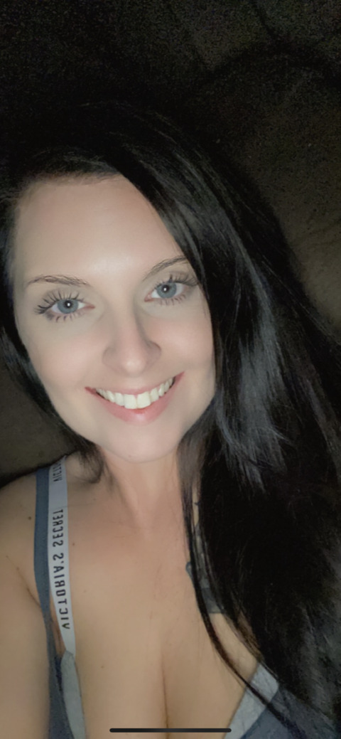 Layla @laylajohnson cover picture