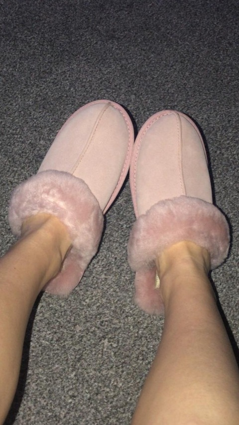 Mrs Leigh 👣 @leighloves_x cover picture