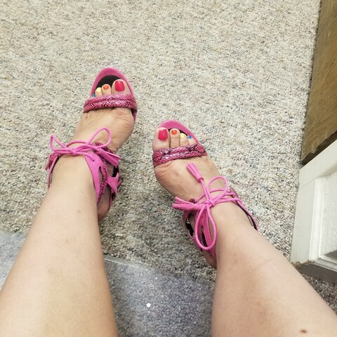 Tipsandtoes @likebuttah cover picture