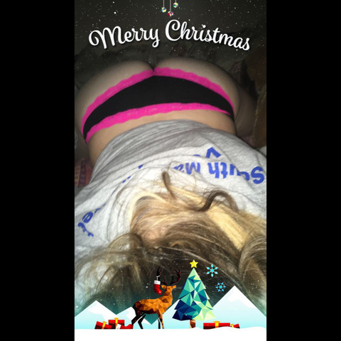 Lilly @lillydixy25 cover picture