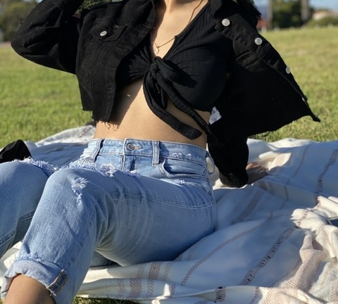 Lluvia 💋 @lluviarosass cover picture