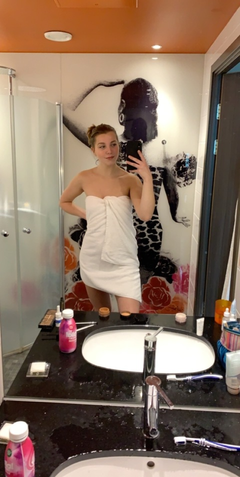 Beatrice Adams @lollypopsucker cover picture