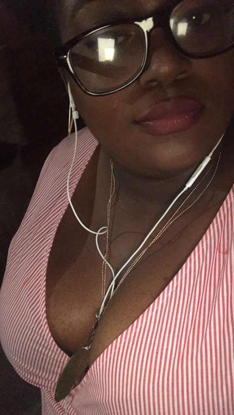 Lorina @lorina cover picture