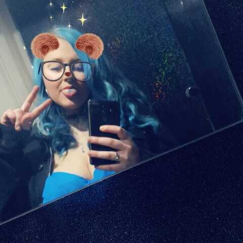 Taylor @loveaddicted cover picture