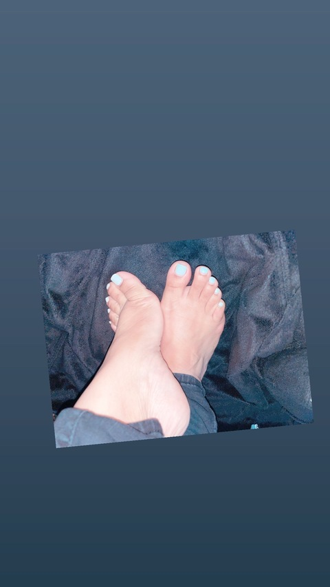 Sexy toes and more 😏 @lovememore26 cover picture