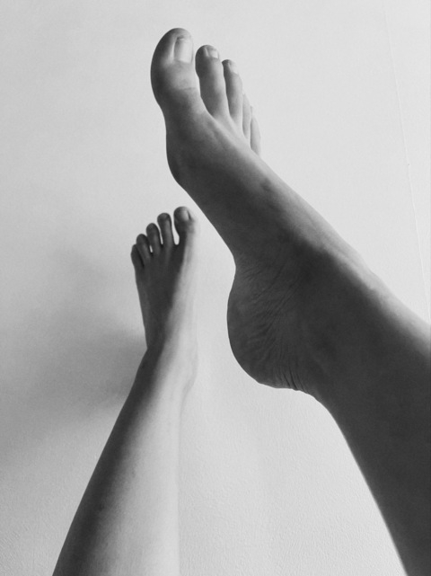 Luckyfeet @luckyylu cover picture