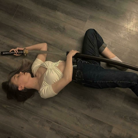 Lissa @mad_babe cover picture