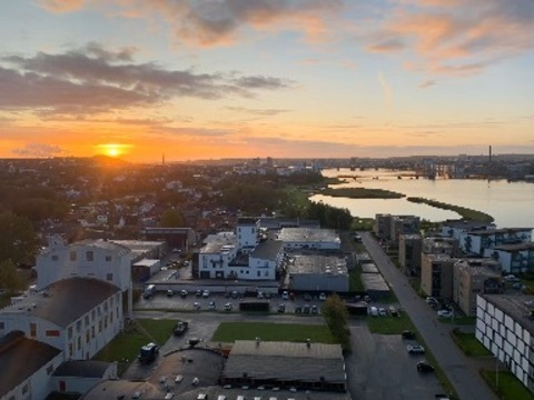 Mads @mads7 cover picture