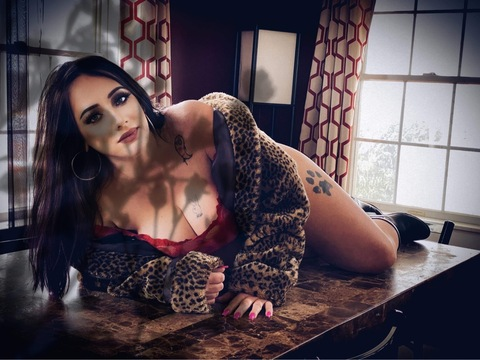 maggie milf-o-licous @maggiethemilf cover picture